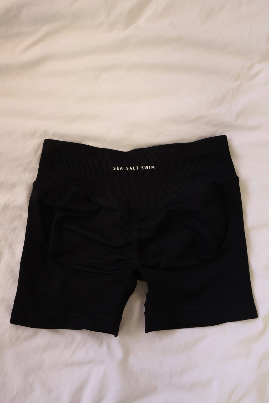 The Horizon Seamless Scrunch Shorts