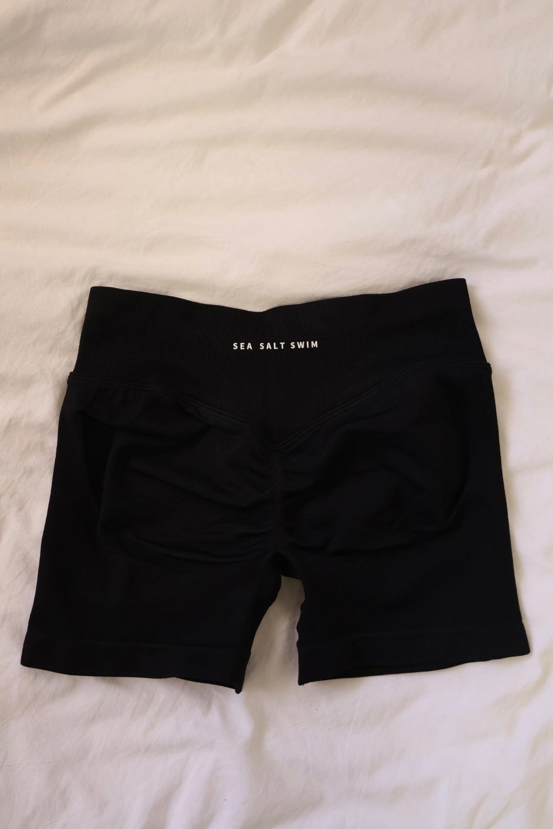 The Horizon Seamless Scrunch Shorts